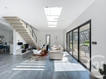 Maison 8 pièces 200 m²