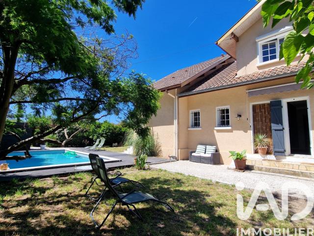 Maison 8 pièces 193 m²