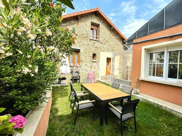 Maison 8 pièces 200 m²
