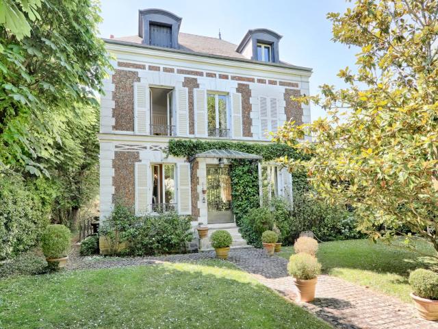 Maison 8 pièces 200 m²