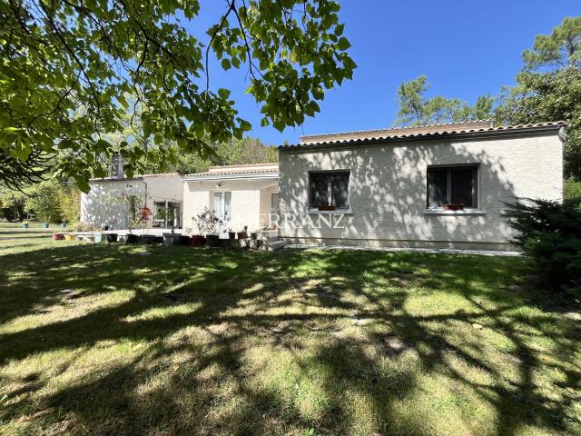 Maison 8 pièces 200 m²