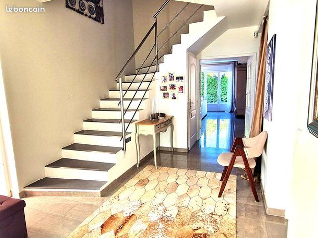 Maison 8 pièces 200 m²