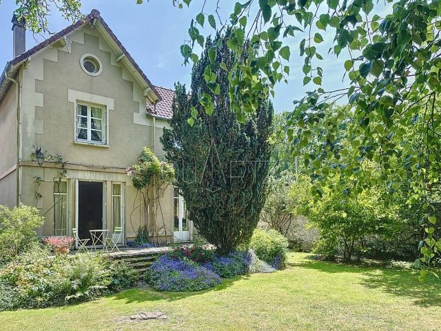 Maison 8 pièces 200 m²