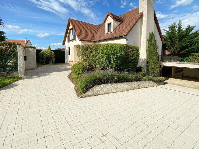 Maison 8 pièces 200 m²