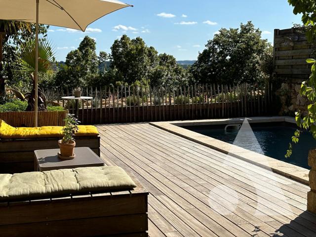 Maison 8 pièces 227 m²