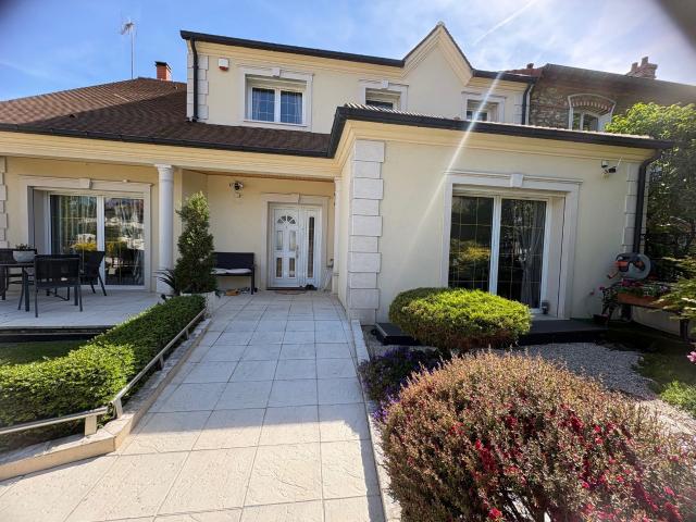 Maison 8 pièces 200 m²