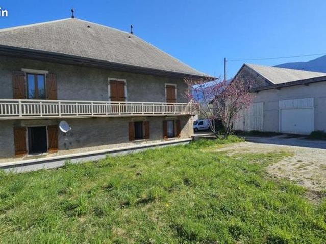 Maison 8 pièces 200 m²