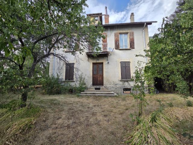 Maison 8 pièces 200 m²