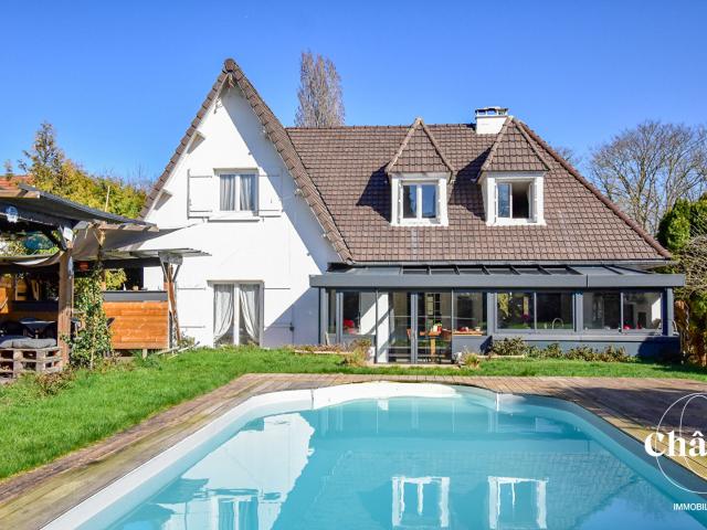 Maison 8 pièces 200 m²
