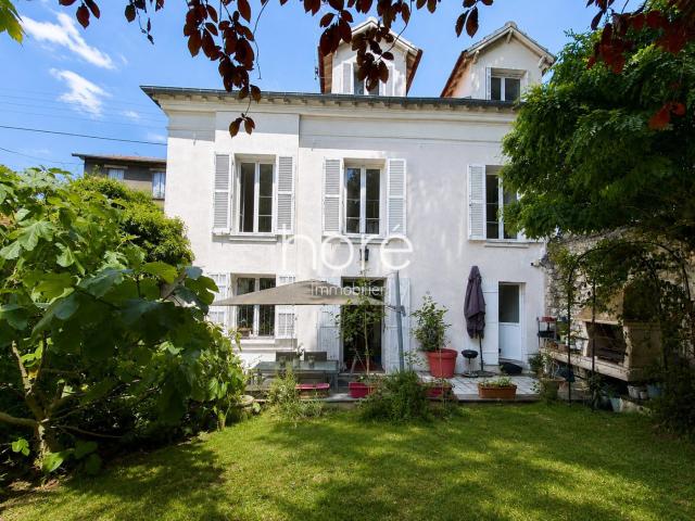Maison 8 pièces 200 m²