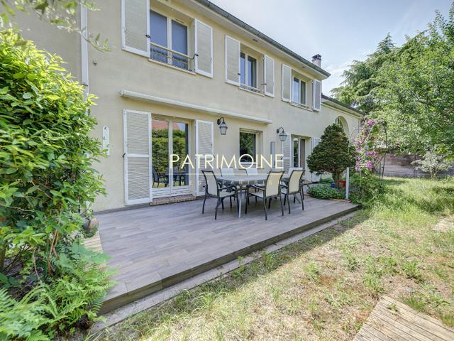 Maison 8 pièces 200 m²