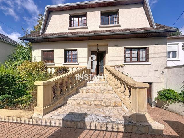 Maison 8 pièces 200 m²