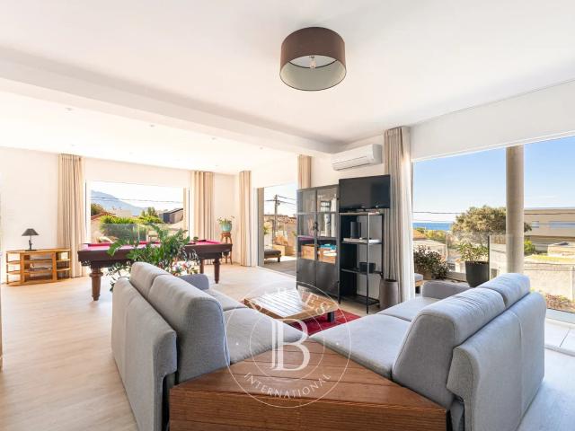 Maison 8 pièces 200 m²