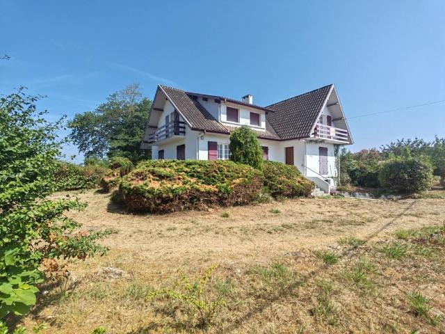 Maison 8 pièces 200 m²