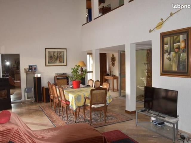 Maison 8 pièces 200 m²