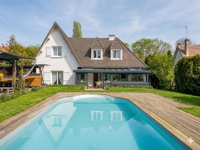 Maison 8 pièces 200 m²