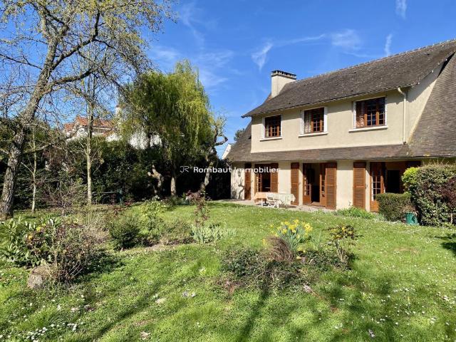 Maison 8 pièces 201 m²