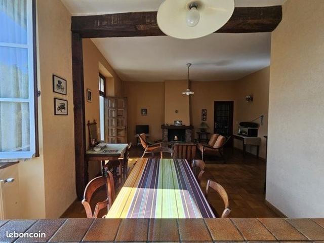 Maison 8 pièces 201 m²