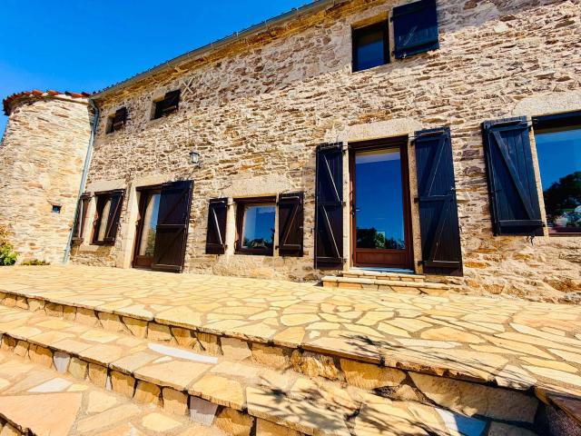 Maison 8 pièces 241 m²