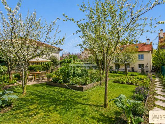 Maison 8 pièces 201 m²