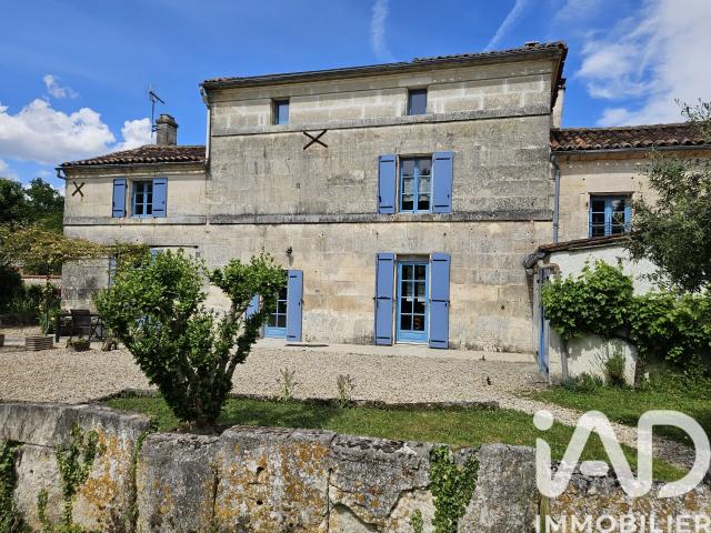 Maison 8 pièces 201 m²