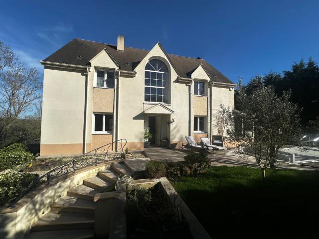 Maison 8 pièces 201 m²