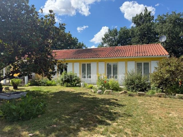 Maison 8 pièces 202 m²