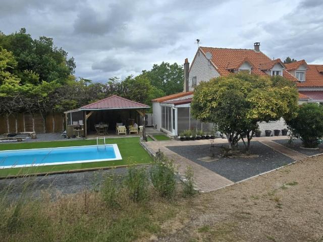 Maison 8 pièces 202 m²
