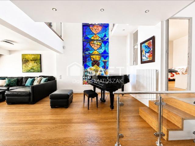 Maison 8 pièces 202 m²