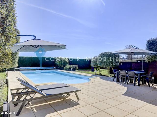 Maison 8 pièces 202 m²