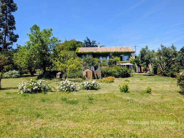 Maison 8 pièces 202 m²