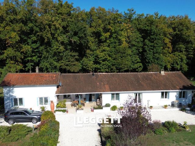 Maison 8 pièces 202 m²