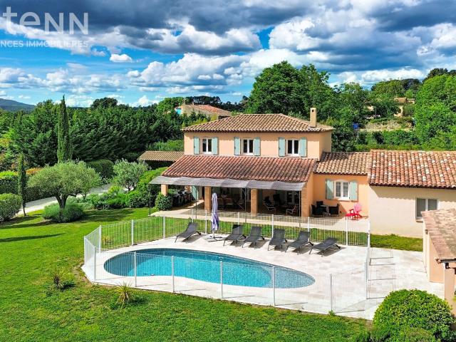 Maison 8 pièces 218 m²