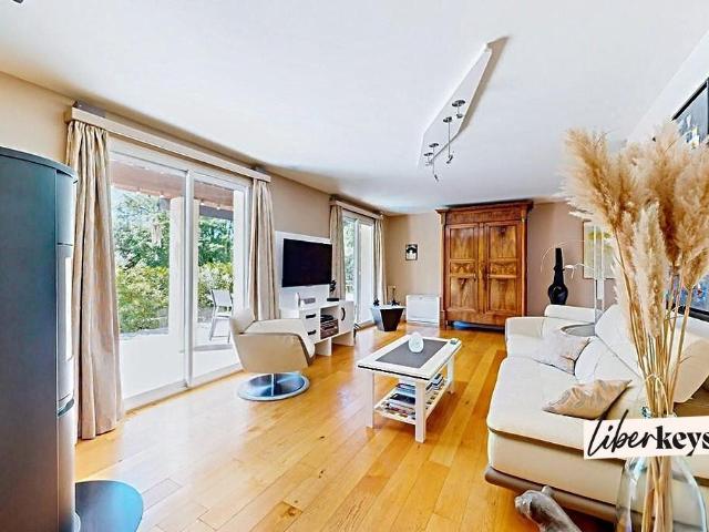 Maison 8 pièces 202 m²