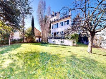 Maison 8 pièces 202 m²