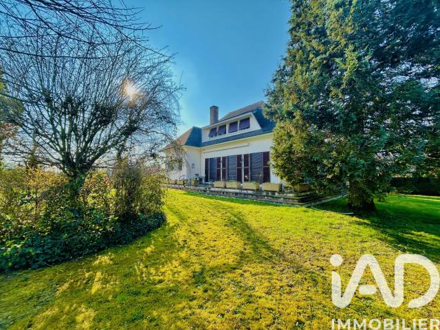 Maison 8 pièces 202 m²