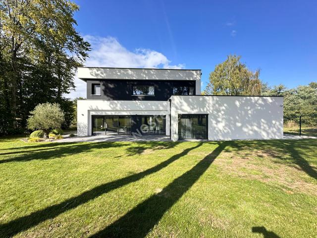 Maison 8 pièces 202 m²