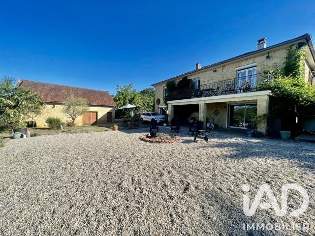 Maison 8 pièces 202 m²