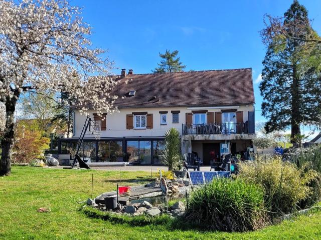 Maison 8 pièces 203 m²
