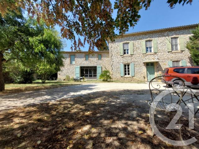 Maison 8 pièces 203 m²
