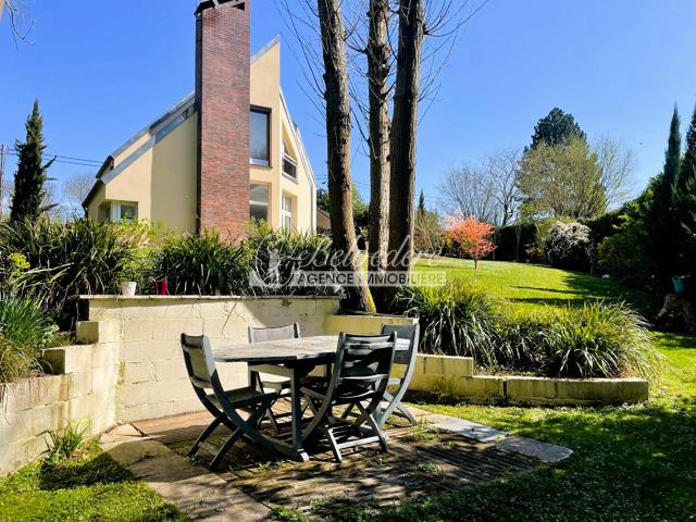 Maison 8 pièces 203 m²