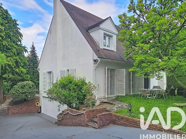 Maison 8 pièces 203 m²