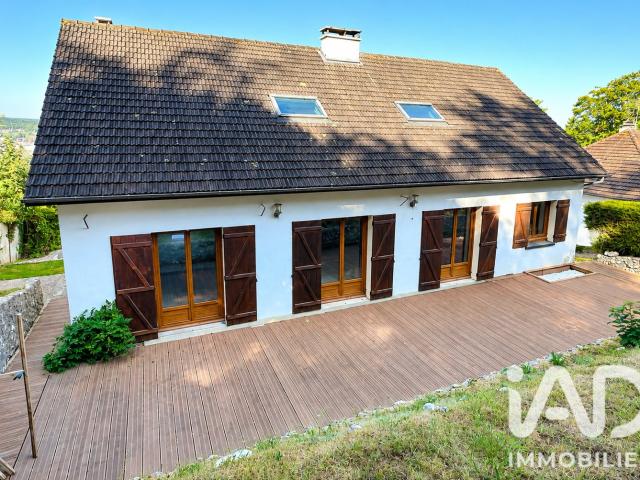 Maison 8 pièces 203 m²