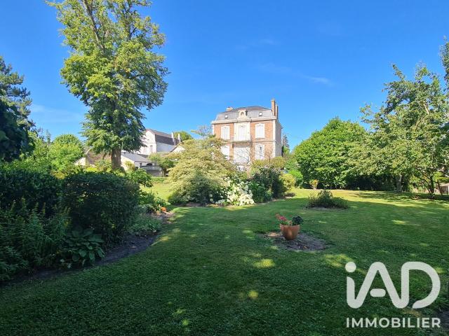 Maison 8 pièces 203 m²