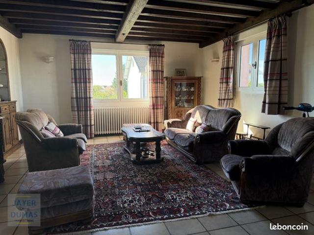 Maison 8 pièces 203 m²