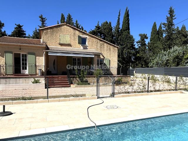 Maison 8 pièces 203 m²