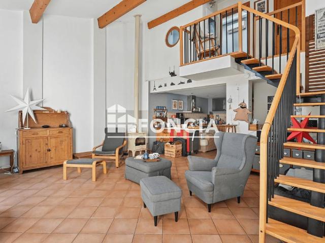 Maison 8 pièces 203 m²