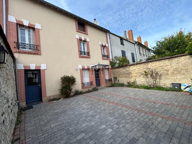 Maison 8 pièces 203 m²