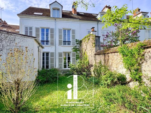 Maison 8 pièces 203 m²