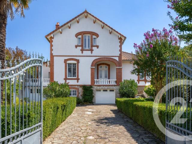 Maison 8 pièces 203 m²